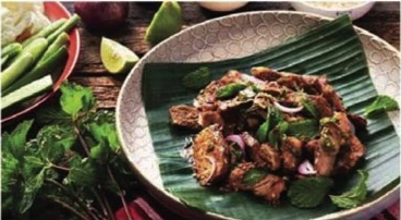 Nam Tok Salat (Fleischsalat geschnetzelt)